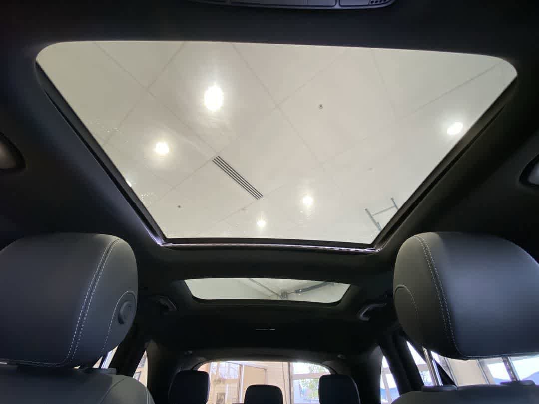 Thumbnail: 2018 Mercedes-Benz GLC - 24