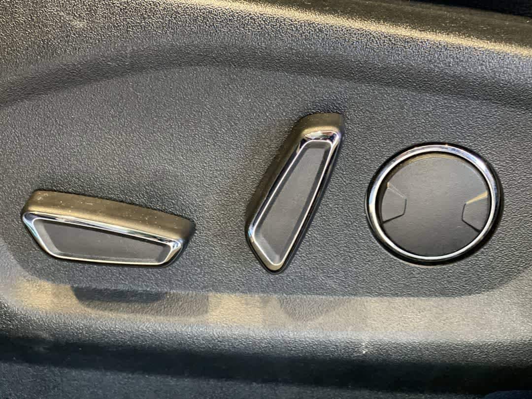 Thumbnail: 2018 Ford Explorer - 15