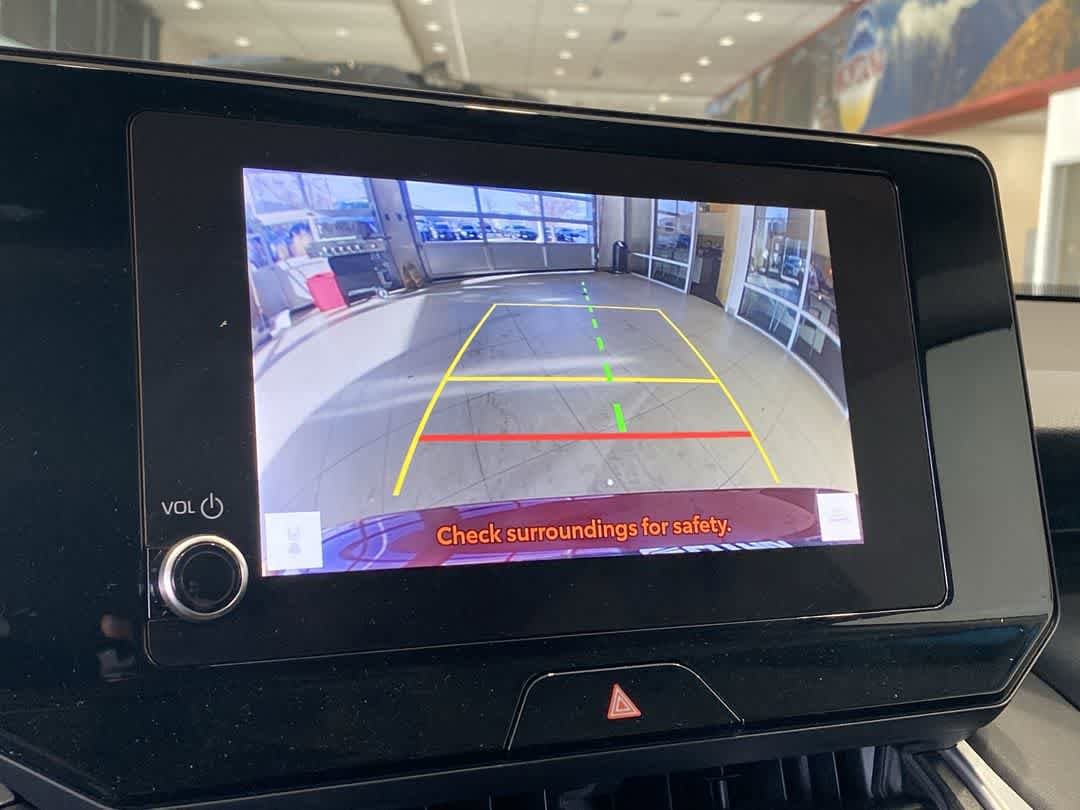 Thumbnail: 2023 Toyota Venza - 17