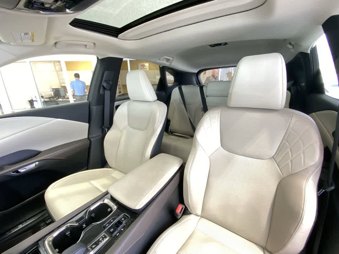 Thumbnail: 2023 Lexus RX - 13