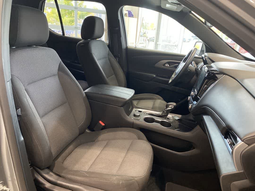 Thumbnail: 2023 Chevrolet Traverse - 26