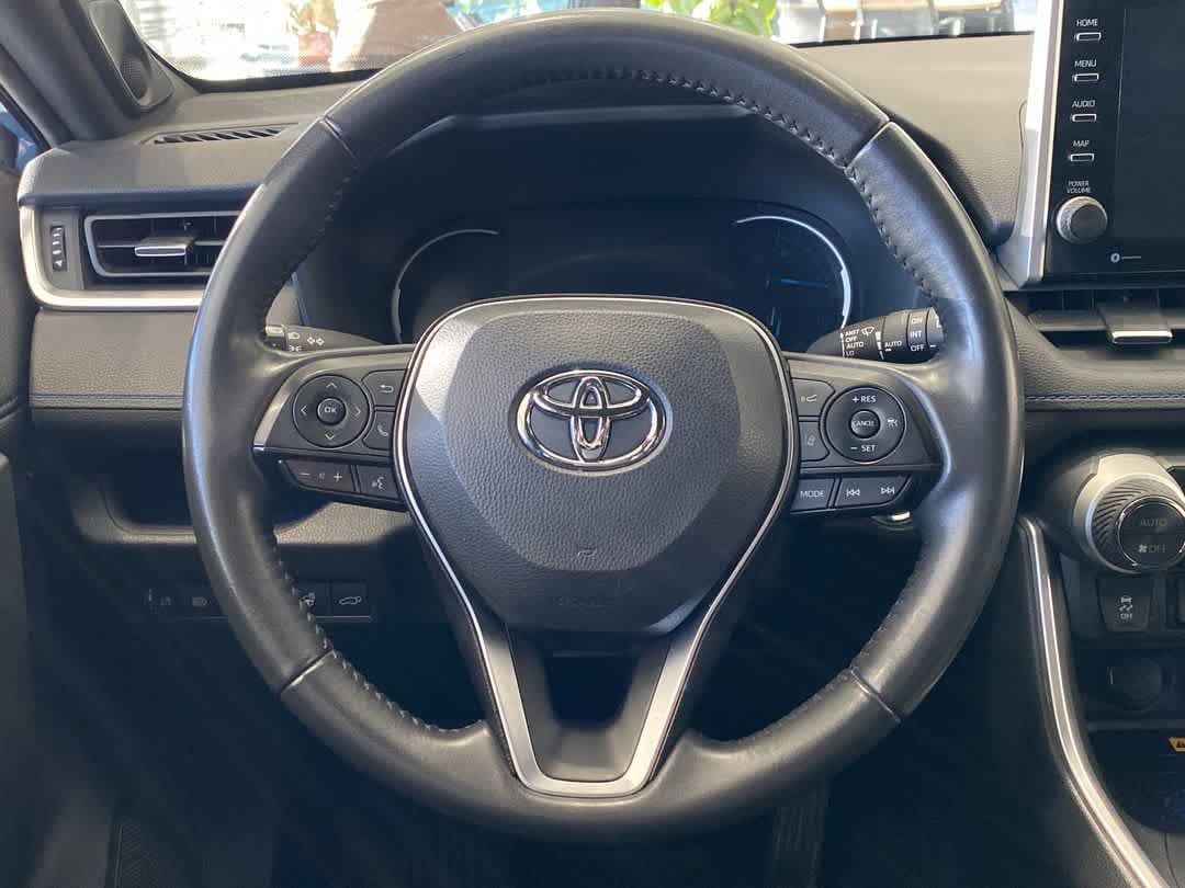 Thumbnail: 2022 Toyota RAV4 - 17