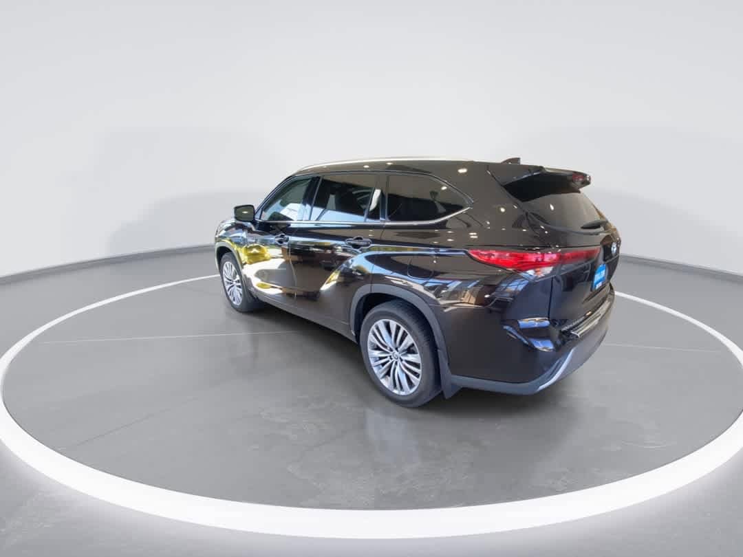 Thumbnail: 2021 Toyota Highlander - 6