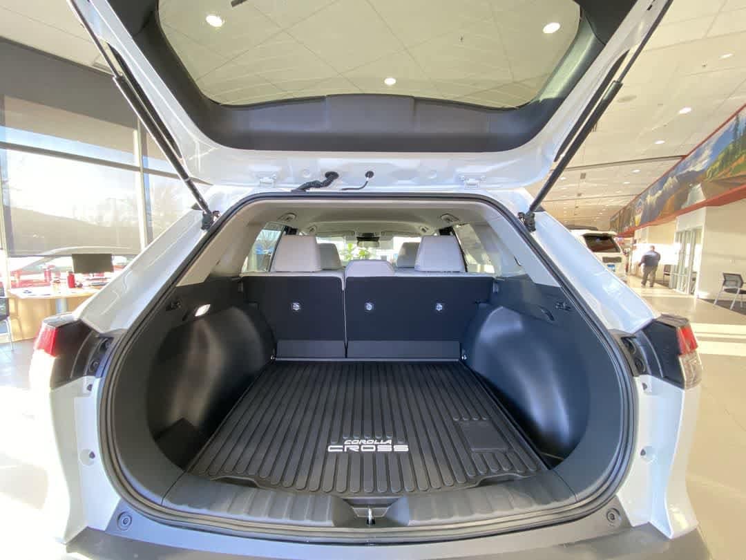 Thumbnail: 2026 Toyota Corolla Cross - 25