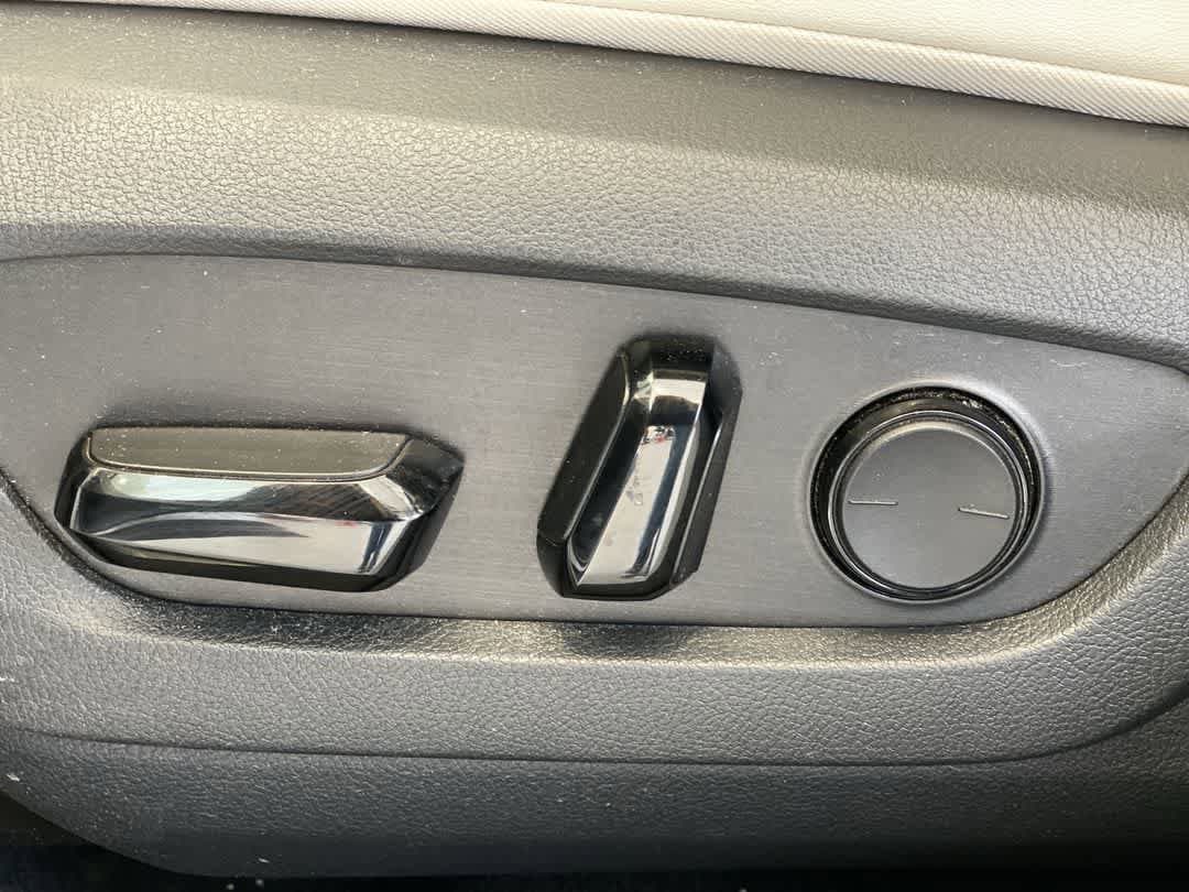 Thumbnail: 2023 Lexus RX - 14