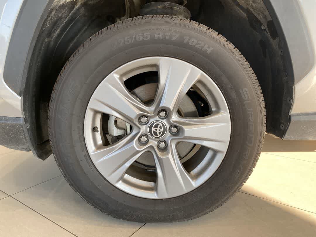 Thumbnail: 2022 Toyota RAV4 - 12