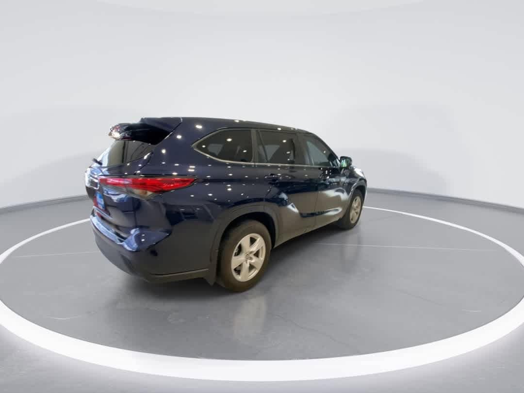 Thumbnail: 2023 Toyota Highlander - 8