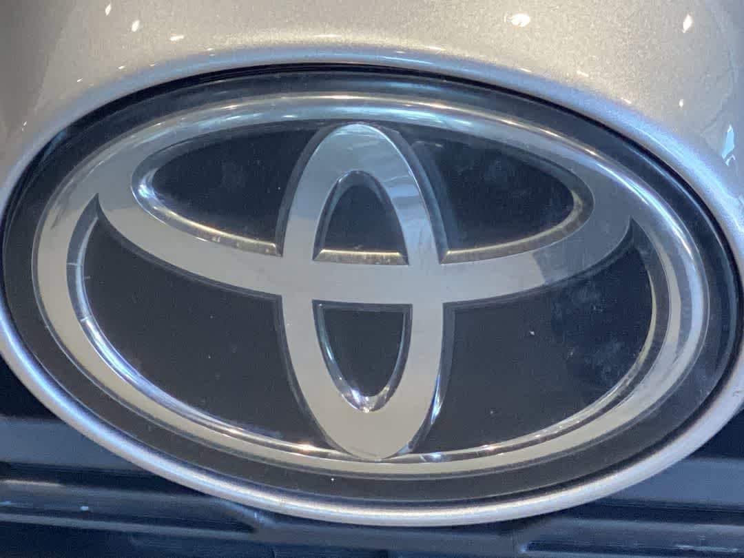 Thumbnail: 2020 Toyota RAV4 - 9