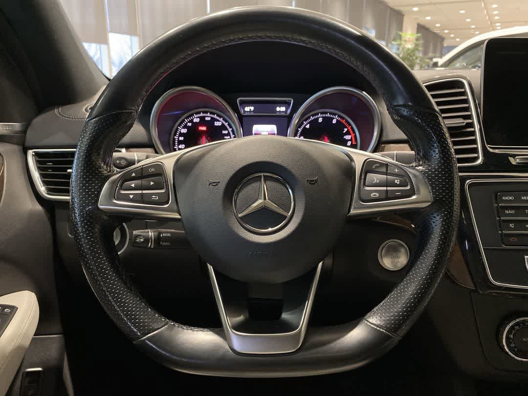 Thumbnail: 2016 Mercedes-Benz GLE - 16