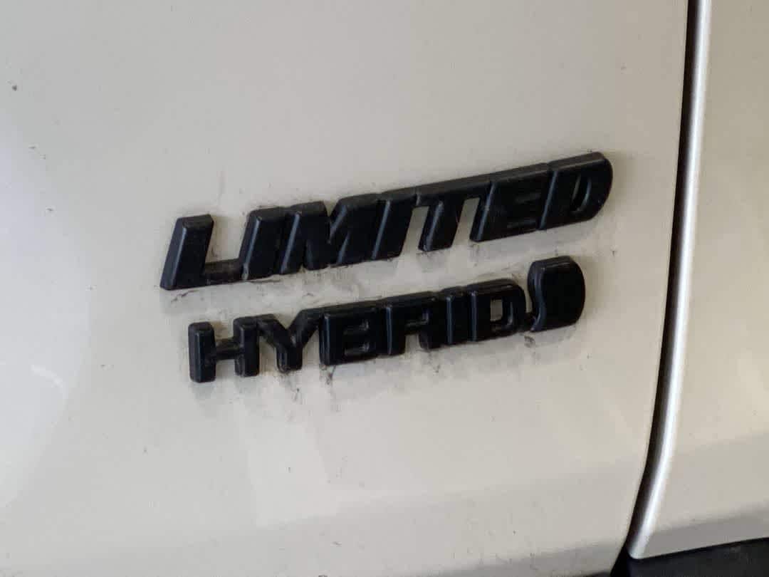 Thumbnail: 2021 Toyota RAV4 - 12