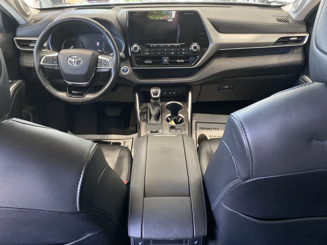 Thumbnail: 2021 Toyota Highlander - 24