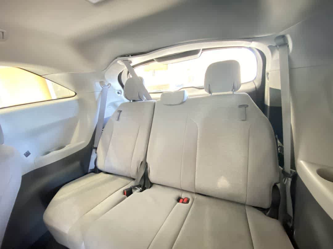 Thumbnail: 2024 Toyota Sienna - 24