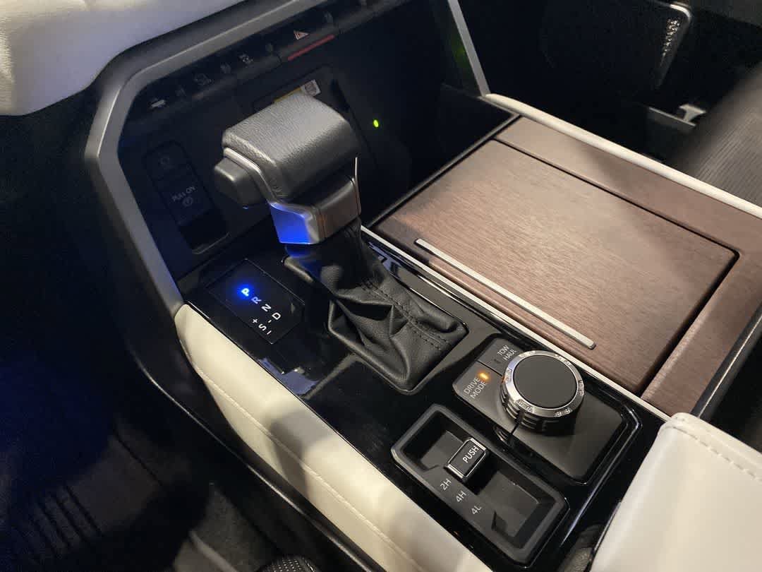 Thumbnail: 2023 Toyota Sequoia - 21