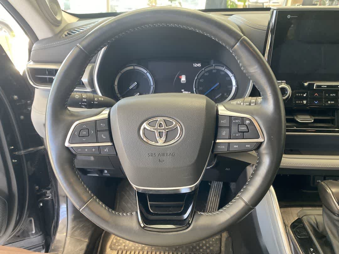 Thumbnail: 2021 Toyota Highlander - 17
