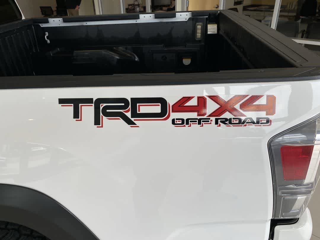Thumbnail: 2021 Toyota Tacoma - 19