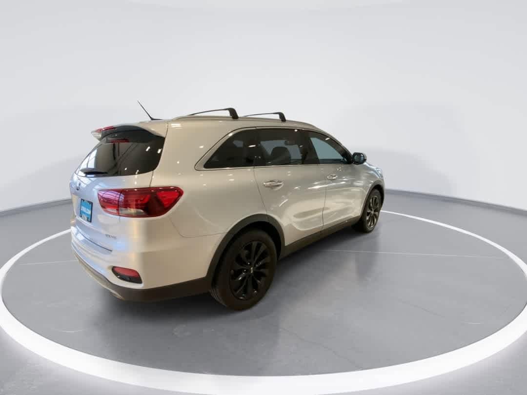Thumbnail: 2020 Kia Sorento - 8