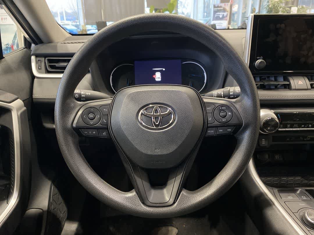 Thumbnail: 2024 Toyota RAV4 - 17