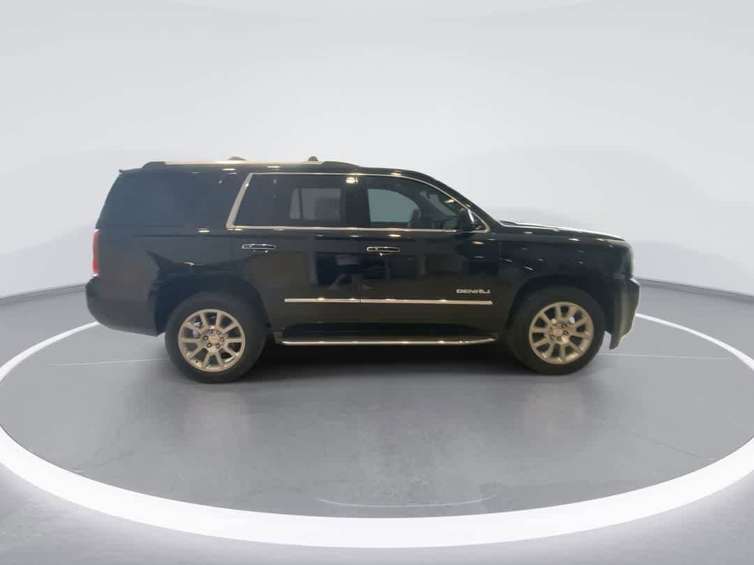 2016 GMC Yukon Denali 9