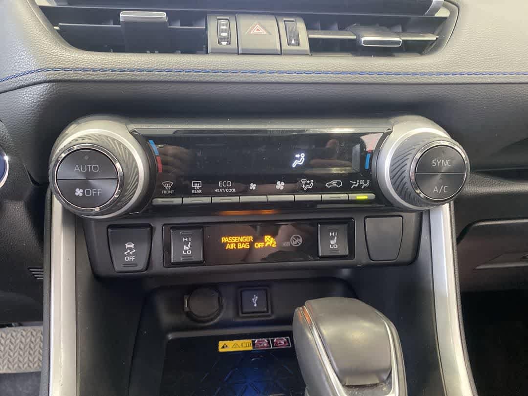 Thumbnail: 2022 Toyota RAV4 - 22
