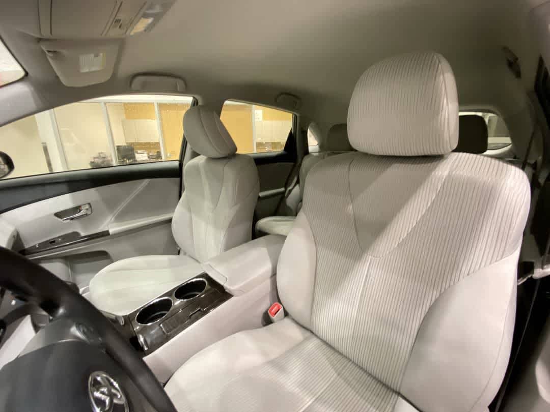 Thumbnail: 2015 Toyota Venza - 13