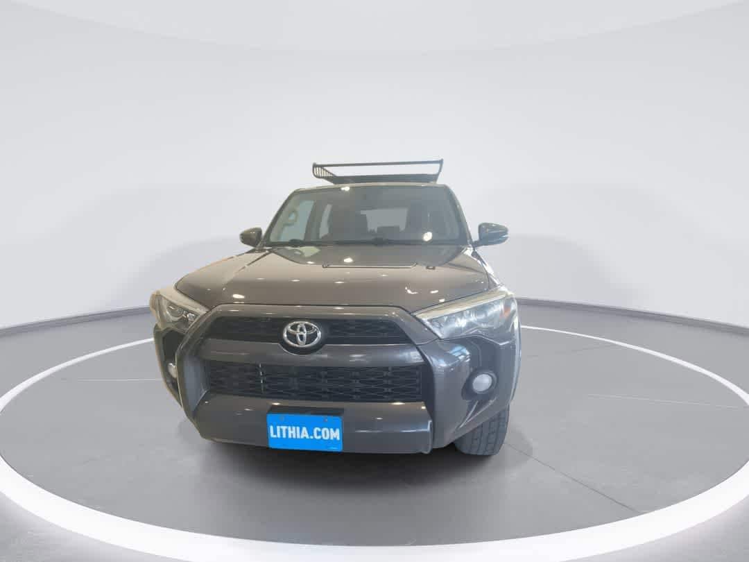 Thumbnail: 2015 Toyota 4Runner - 3