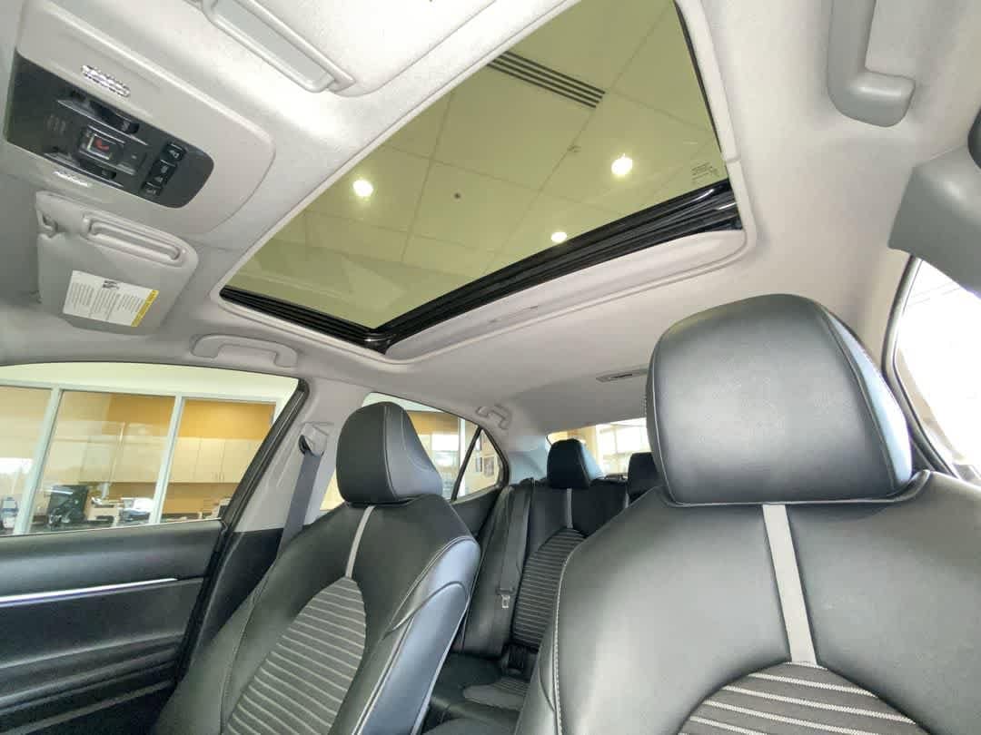 Thumbnail: 2022 Toyota Camry - 23