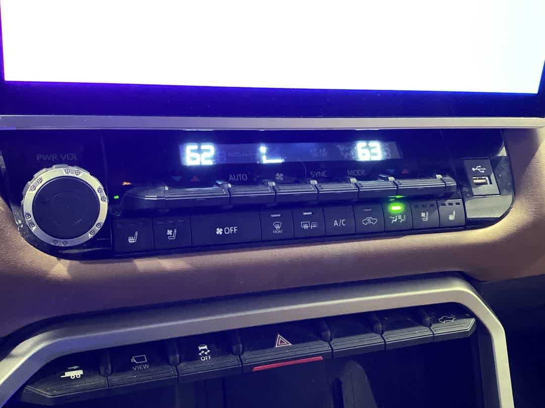 Thumbnail: 2025 Toyota Tundra - 18