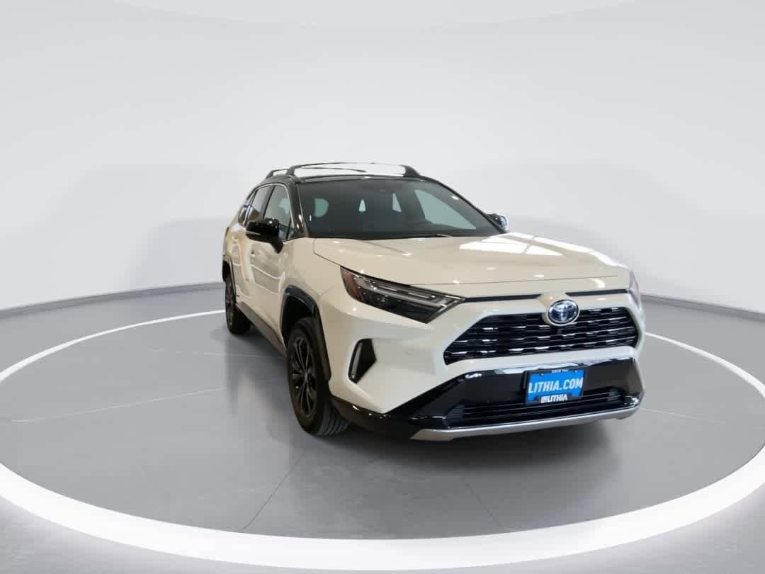 Thumbnail: 2022 Toyota RAV4 - 2