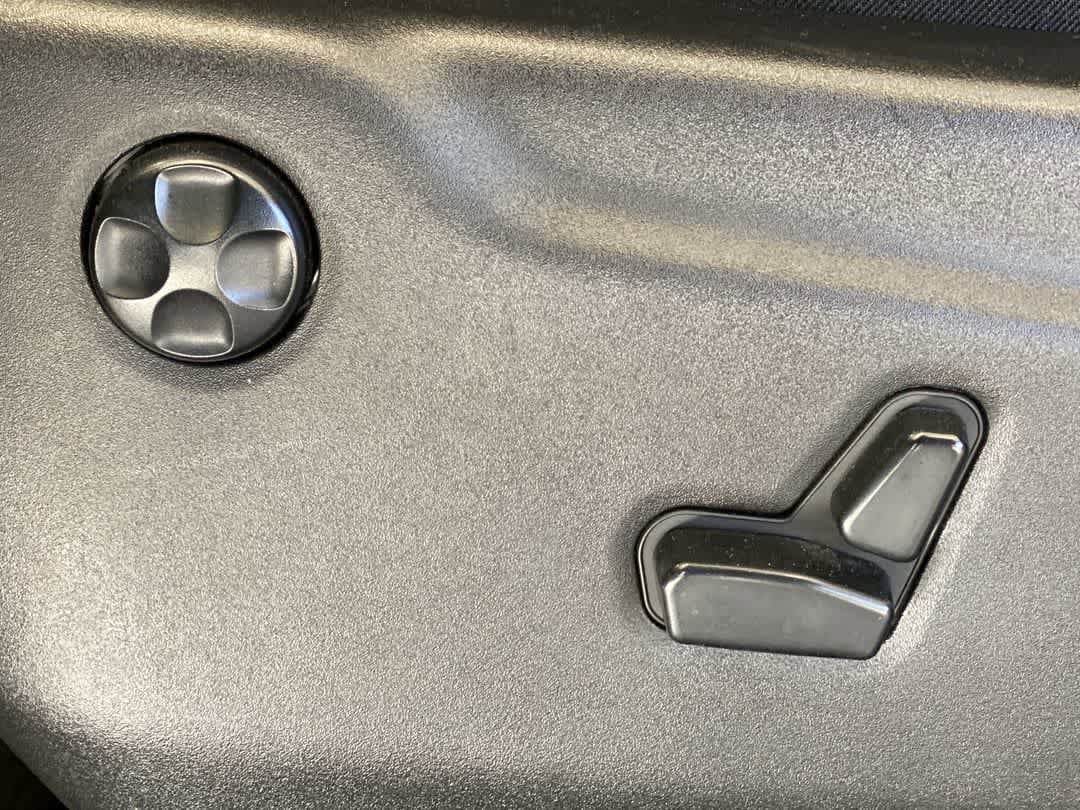 Thumbnail: 2017 Jeep Grand Cherokee - 15