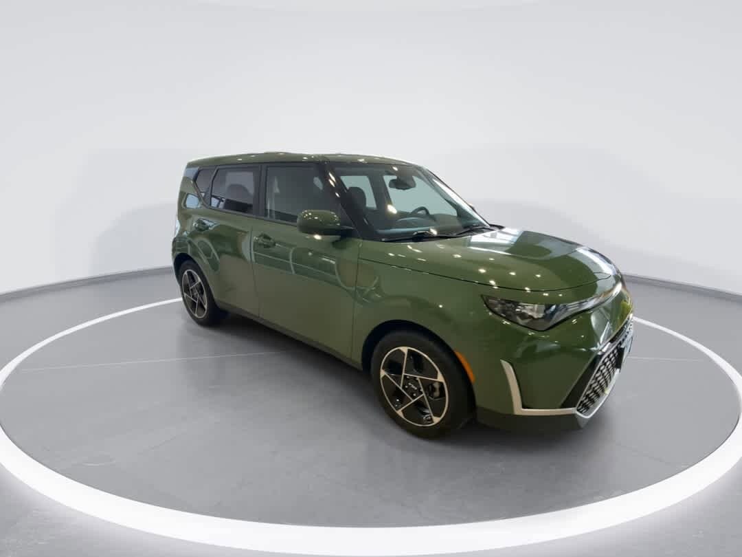 2023 Kia Soul EX photo 2