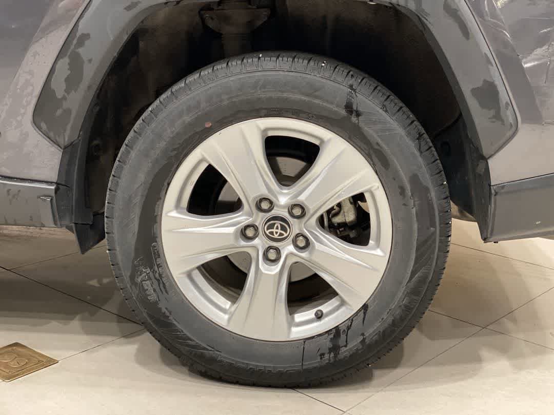 Thumbnail: 2021 Toyota RAV4 - 13