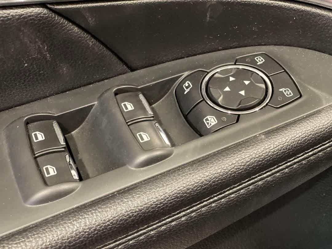 Thumbnail: 2016 Ford Explorer - 15