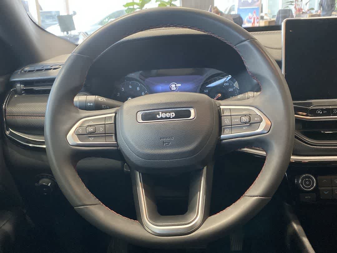 Thumbnail: 2023 Jeep Compass - 17