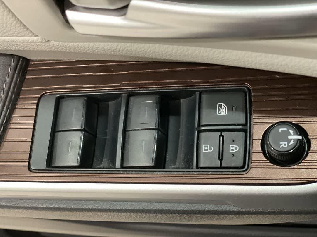 Thumbnail: 2024 Toyota Sienna - 16