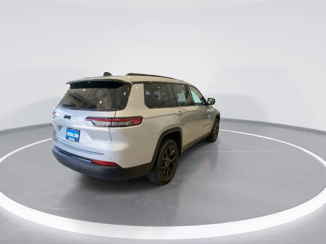 Thumbnail: 2024 Jeep Grand Cherokee L - 8