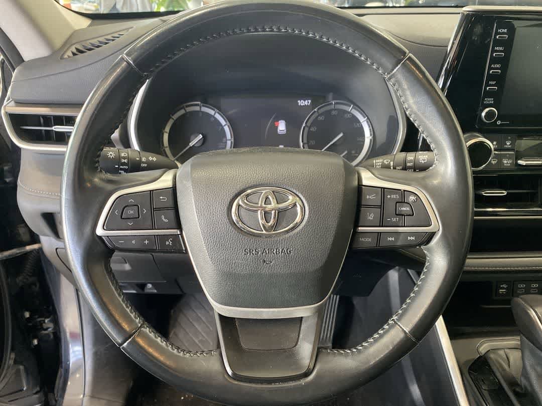 Thumbnail: 2022 Toyota Highlander - 14