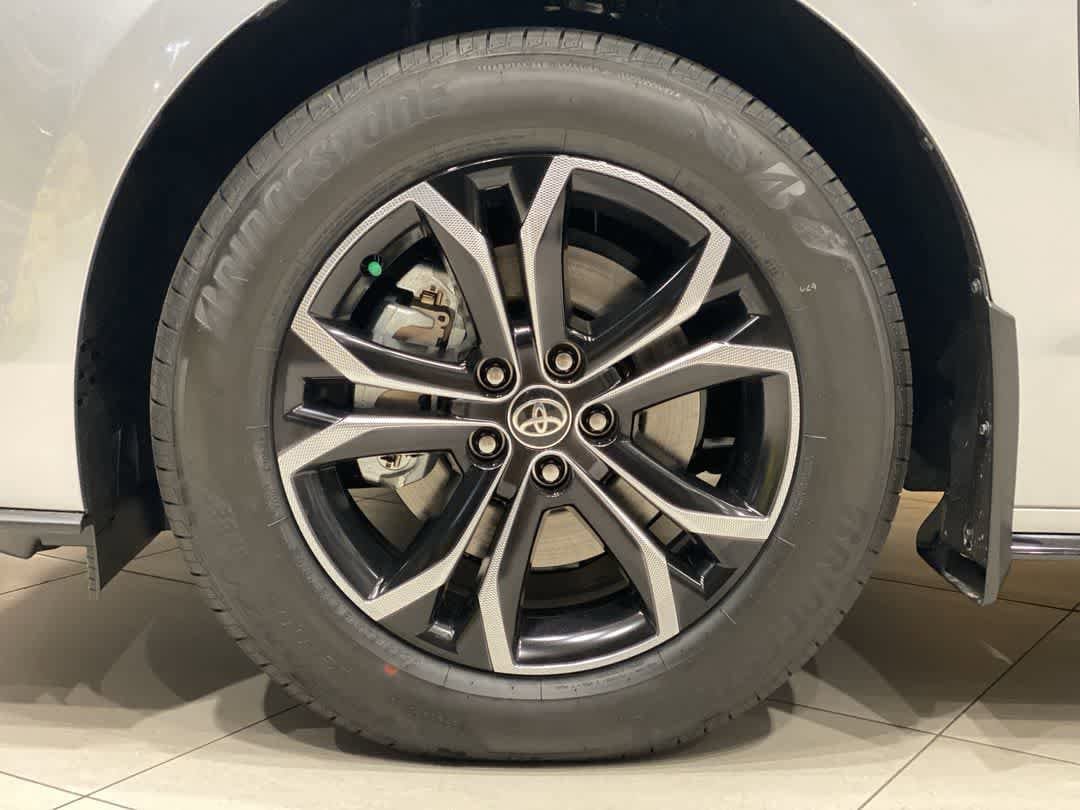 Thumbnail: 2025 Toyota Sienna - 12