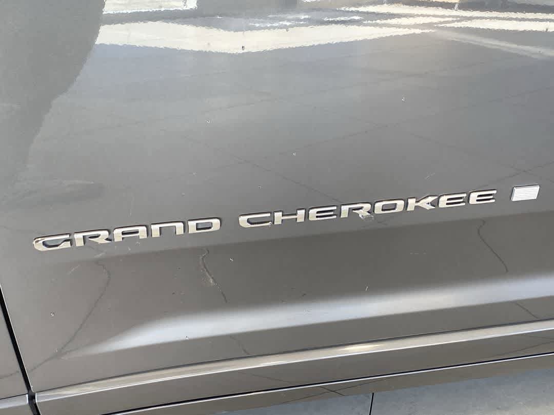 Thumbnail: 2022 Jeep Grand Cherokee - 10