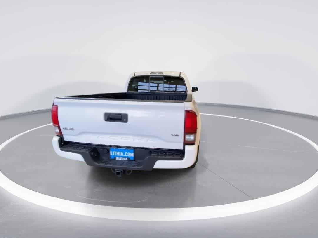 Thumbnail: 2018 Toyota Tacoma - 7