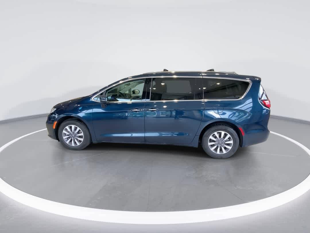 Thumbnail: 2021 Chrysler Pacifica - 5