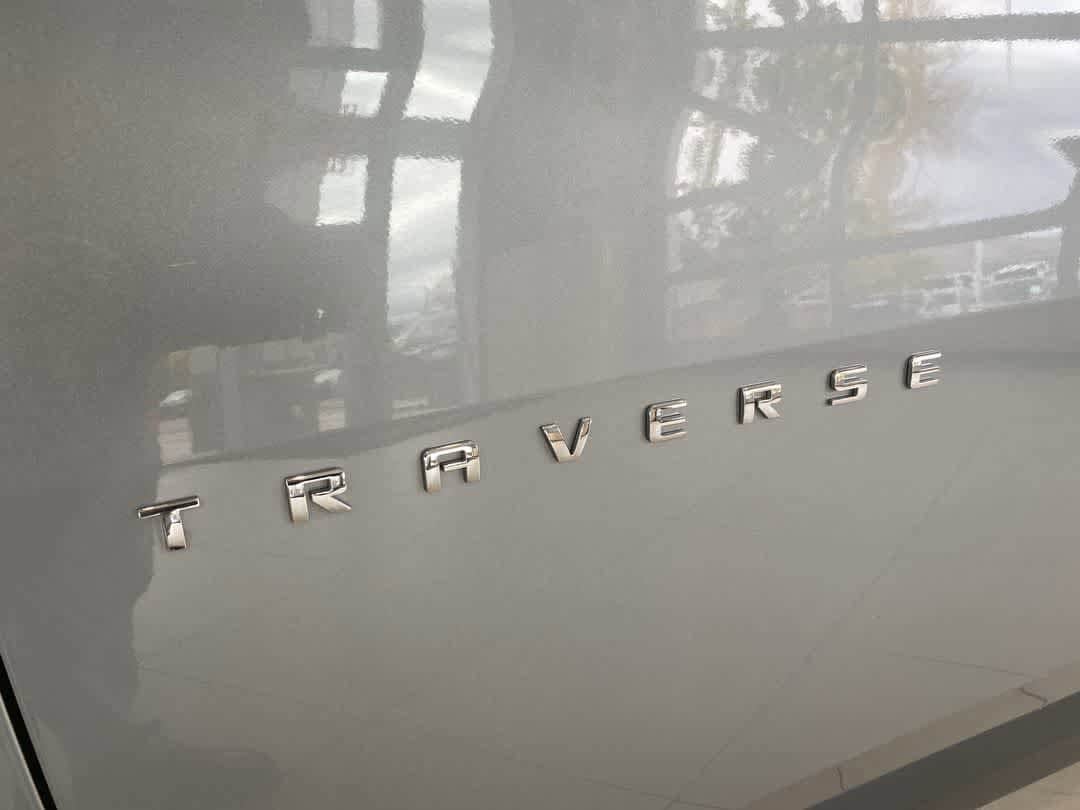 Thumbnail: 2023 Chevrolet Traverse - 10