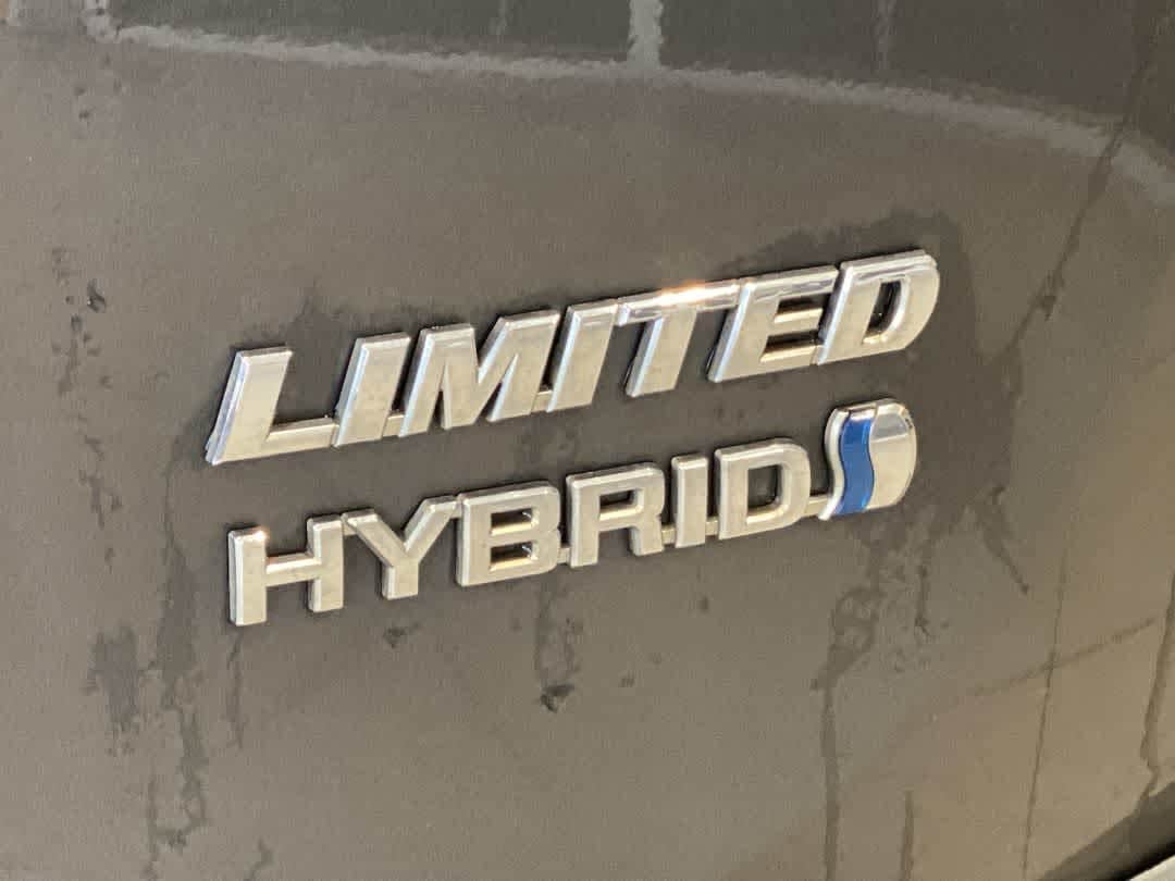 Thumbnail: 2016 Toyota RAV4 - 12