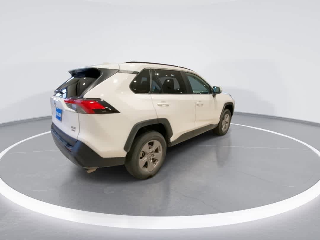 Thumbnail: 2025 Toyota RAV4 - 8