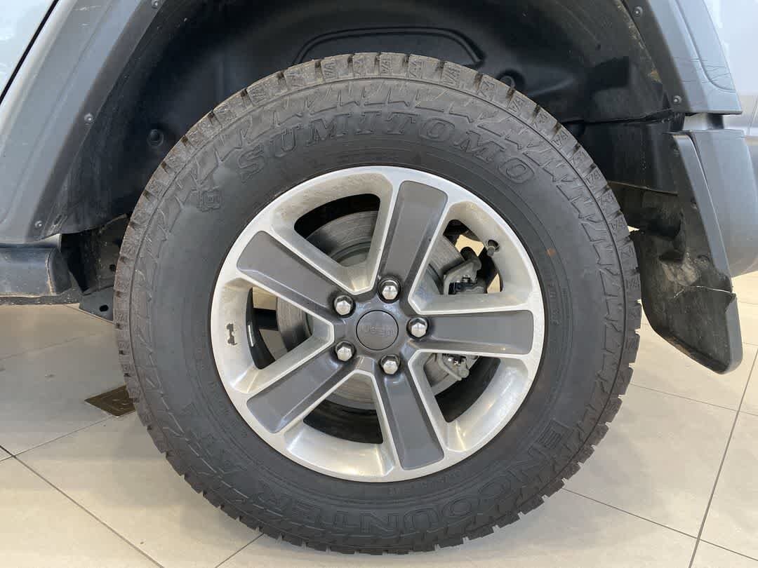 Thumbnail: 2019 Jeep Wrangler - 12