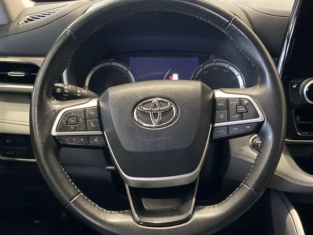 Thumbnail: 2023 Toyota Highlander - 17