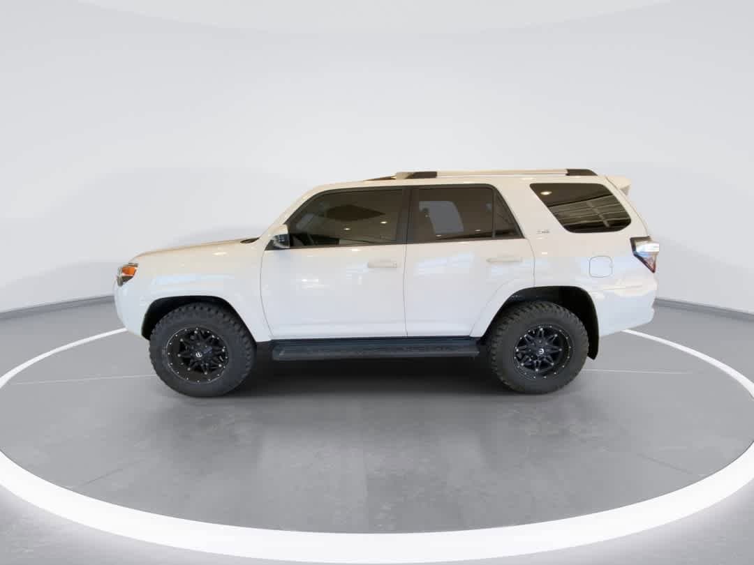 Thumbnail: 2019 Toyota 4Runner - 5