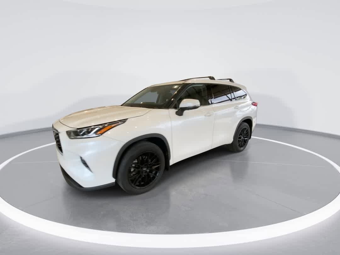 Thumbnail: 2021 Toyota Highlander - 4