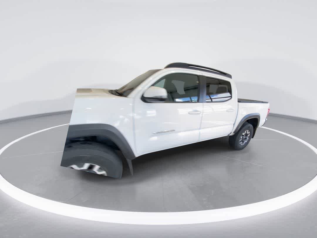 Thumbnail: 2018 Toyota Tacoma - 4