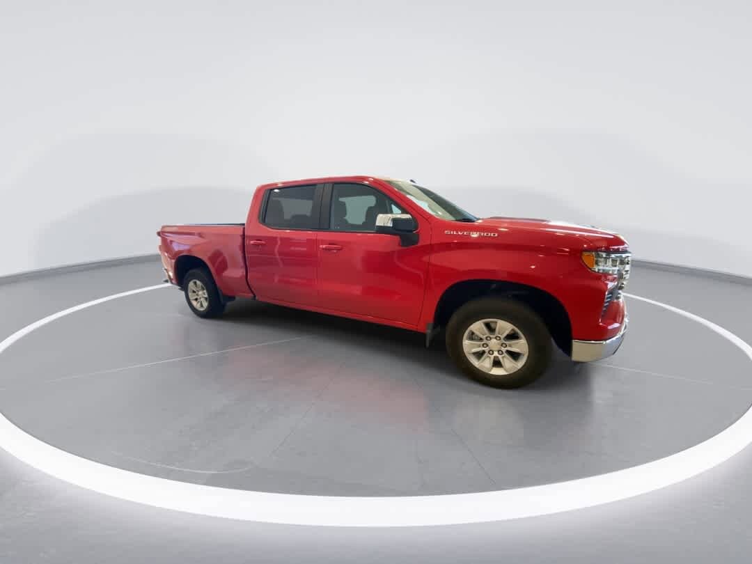 2023 Chevrolet Silverado 1500 photo 2