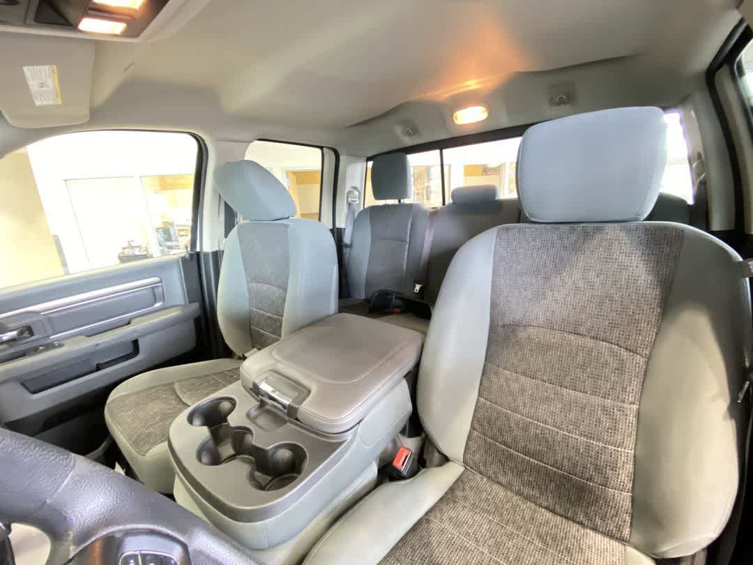 Thumbnail: 2020 RAM 1500 Classic - 14